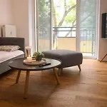 Trainstation Apartmans Pressburg-paris アパート *