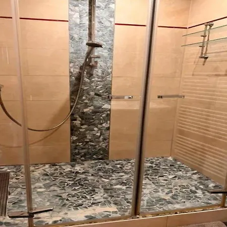 Trainstation Apartmans Pressburg-paris *