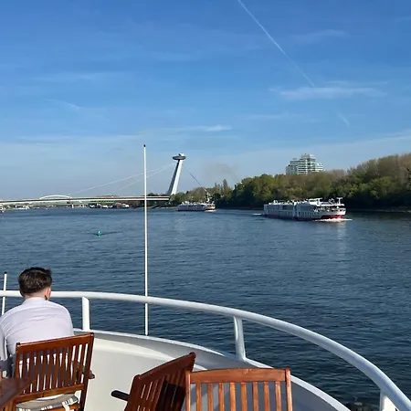 Trainstation Apartmans Pressburg-paris *