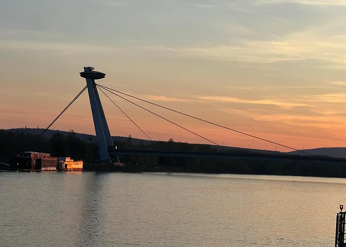 Trainstation Apartmans Pressburg-paris