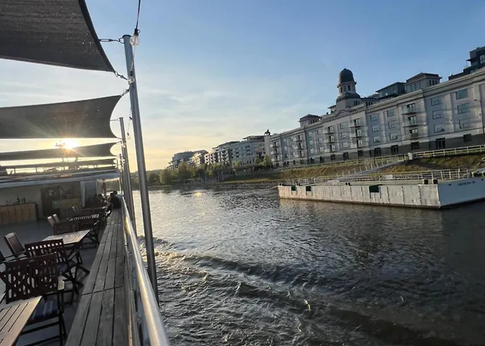 Апартаменти Trainstation Apartmans Pressburg-paris