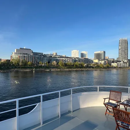 Trainstation Apartmans Pressburg-paris Διαμέρισμα Μπρατισλάβα