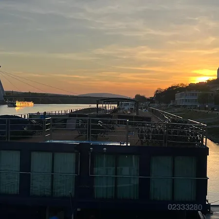 Orient Express Paris-pressburg By Zazi Apartmán