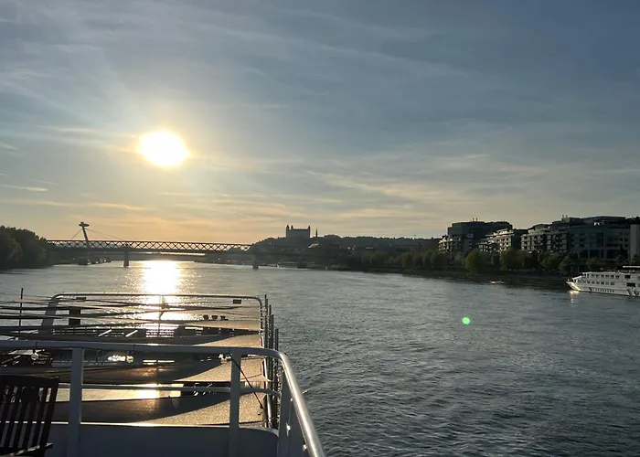 アパート Trainstation Apartmans Pressburg-paris